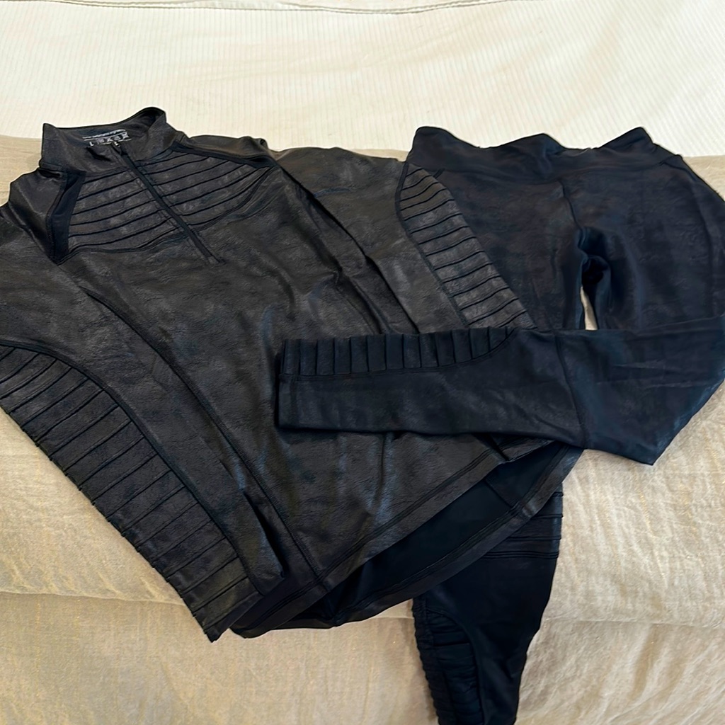 Hpe Activewear Set - Black With Metallic-Looking Finish